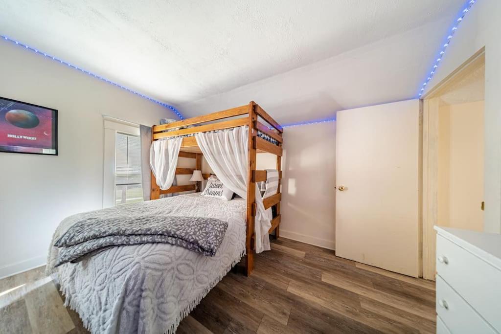 Cottage In The Falls, 2 B, 2 Bath, Fireplace Cuyahoga Falls Exterior foto