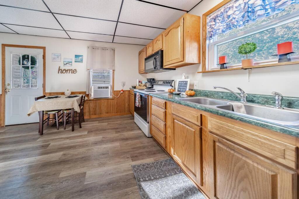 Cottage In The Falls, 2 B, 2 Bath, Fireplace Cuyahoga Falls Exterior foto