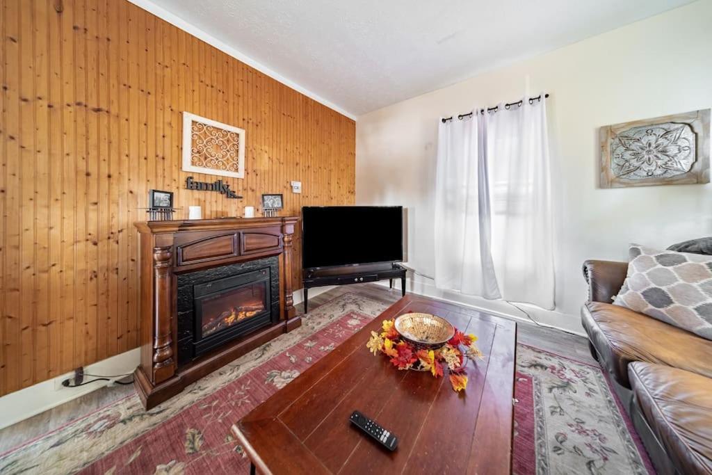 Cottage In The Falls, 2 B, 2 Bath, Fireplace Cuyahoga Falls Exterior foto